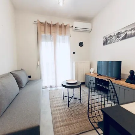 Studio Antigonidon Square A Διαμέρισμα *